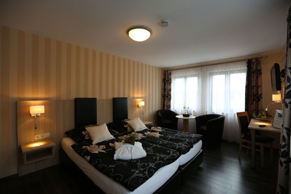 Landhotel Villa Moritz Garni Oberahr Ngoại thất bức ảnh