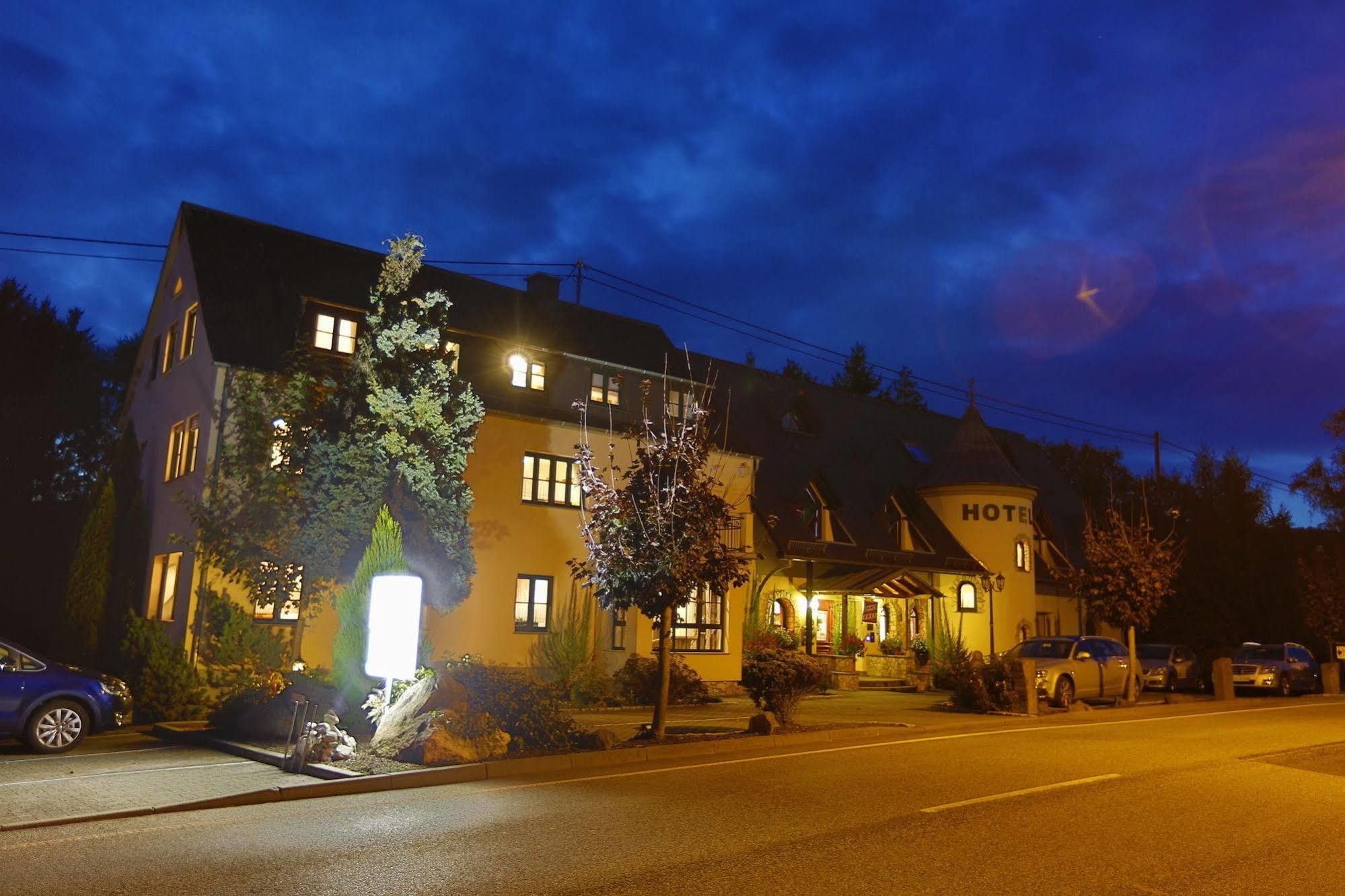 Landhotel Villa Moritz Garni Oberahr Ngoại thất bức ảnh